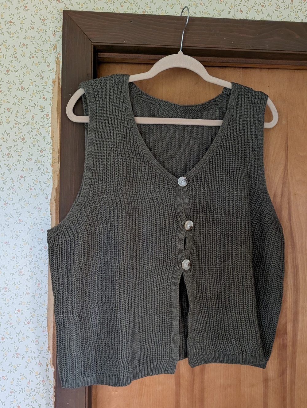 NWOT SHEIN Chunky Knit Button-Up Vest in Olive Green